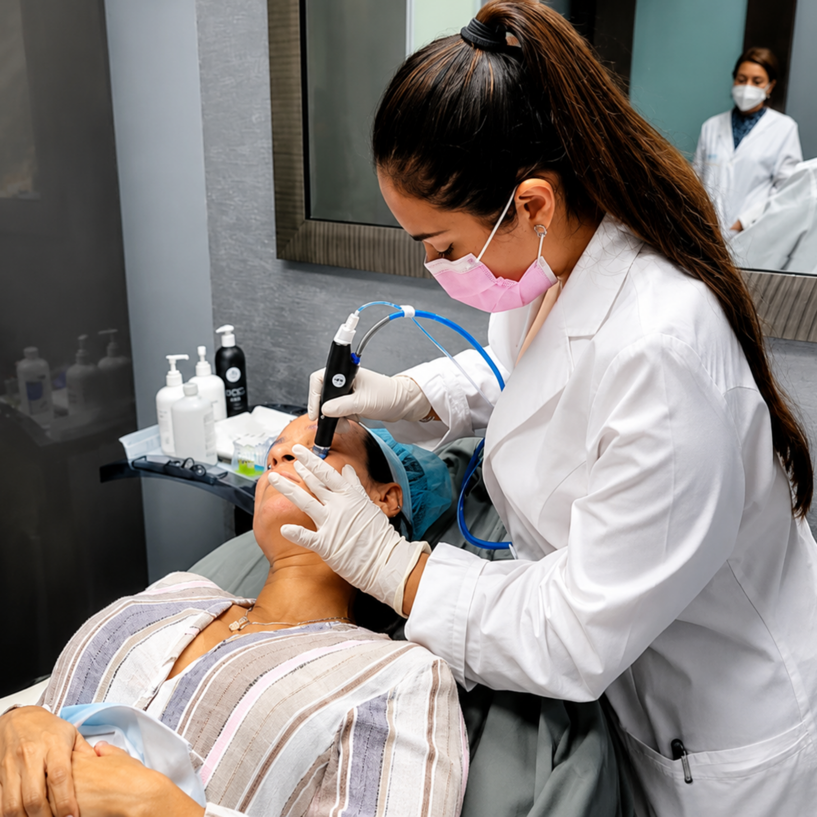 Tratamiento facial HydraFacial en clínica estética Ciudad de Guatemal